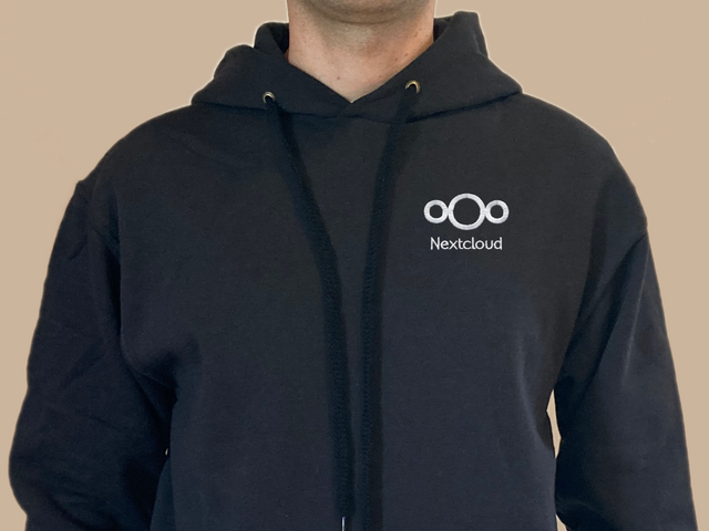 Nextcloud hoodie (black)